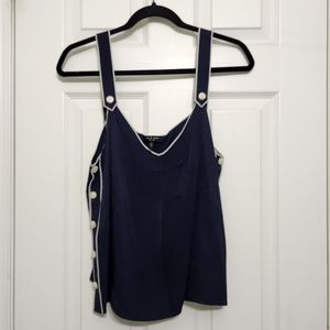 Cute Tank-Top with several Buttons